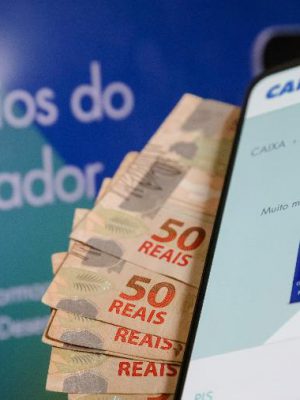 o-governo-federal-paga-em-abril-o-abono-salarial-pispasep-aos-trabalhadores-nascidos-em-maio-e-junho-1680284709633_v2_900x506