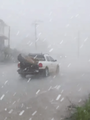 forte-chuva-de-granizo-causou-estragos-em-municipios-do-oeste-de-santa-catarina-1635596165411_v2_900x506